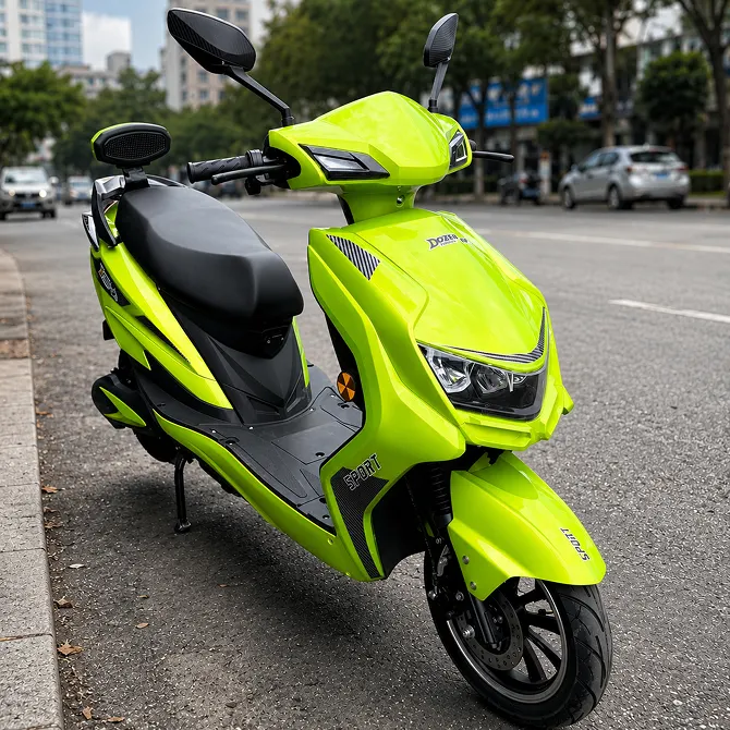 Dozer S2000 — зелений електроскутер
